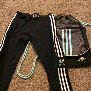 Women’s Adidas 3 striped leggings and drawstring bag/backpack bundle